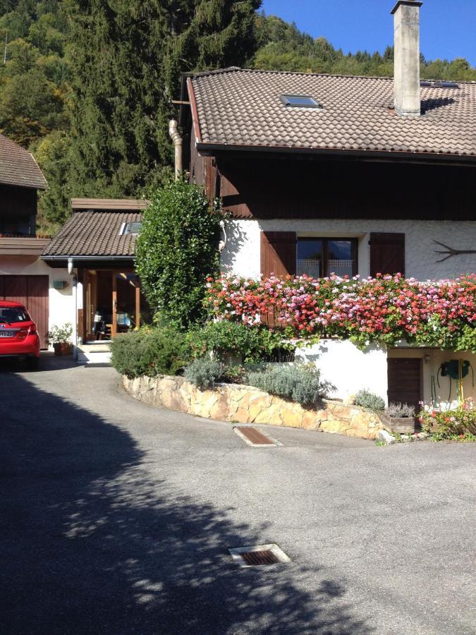 Au Coeur Des Alpes Bed & Breakfast Marignier Екстериор снимка